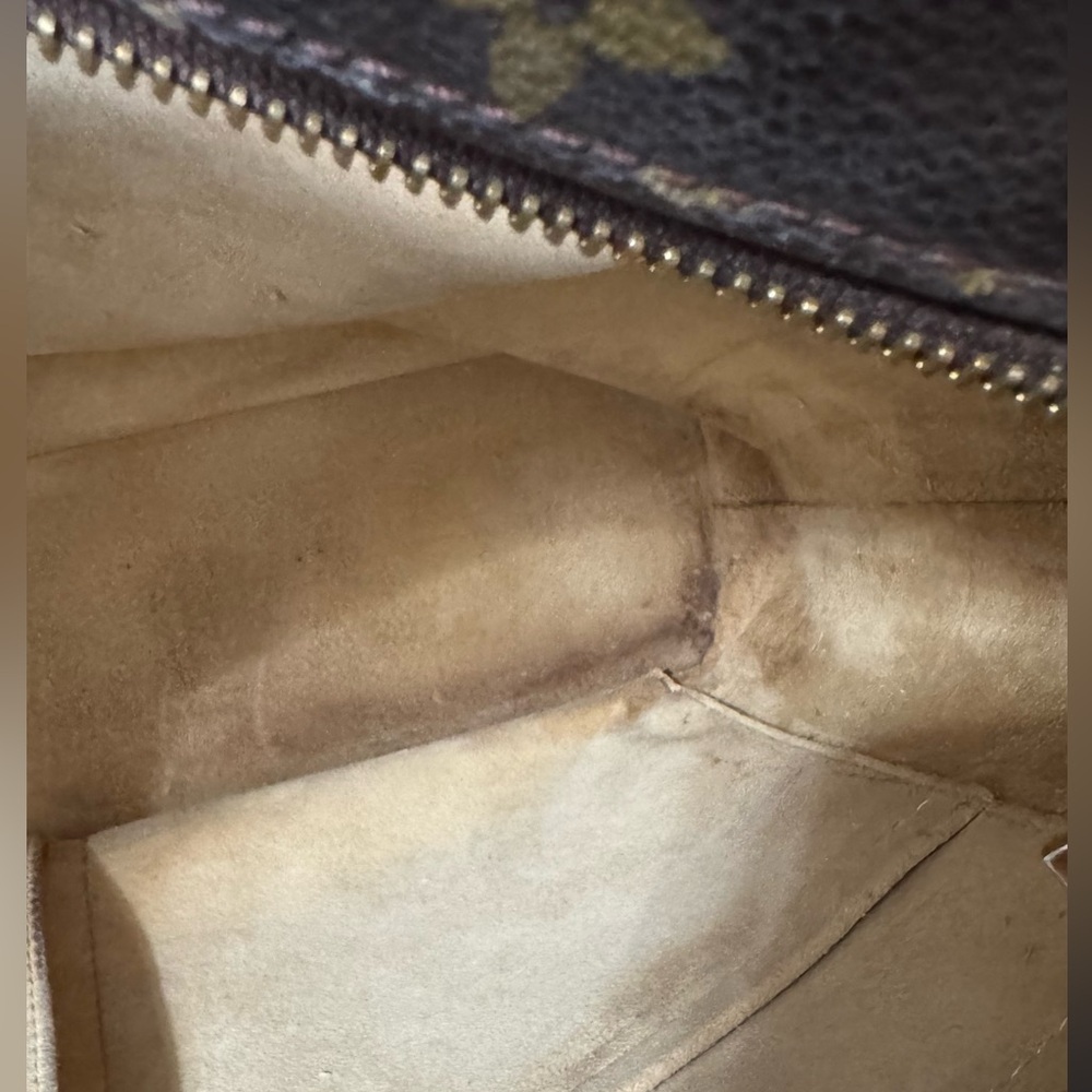 Louis Vuitton Luco Monogram Shoulder Bag with COA - Picture 9 of 13